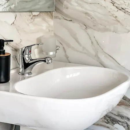 Tier Center Отель Тирана