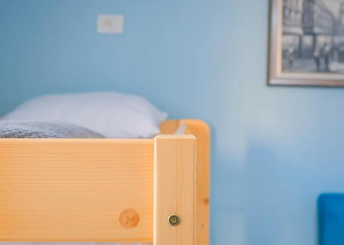 Tier Center מלון