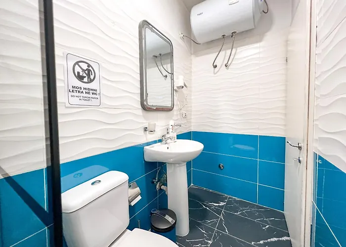 Tier Center מלון