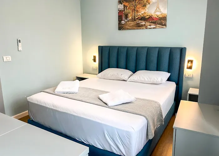 Tier Center מלון