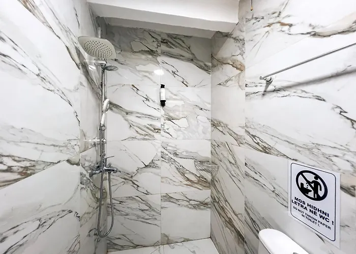 מלון Tier Center